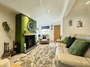 Lounge- click for photo gallery